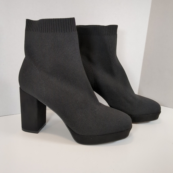 Mia black pull on ankle fly knit boots, size 9M - Picture 1 of 10